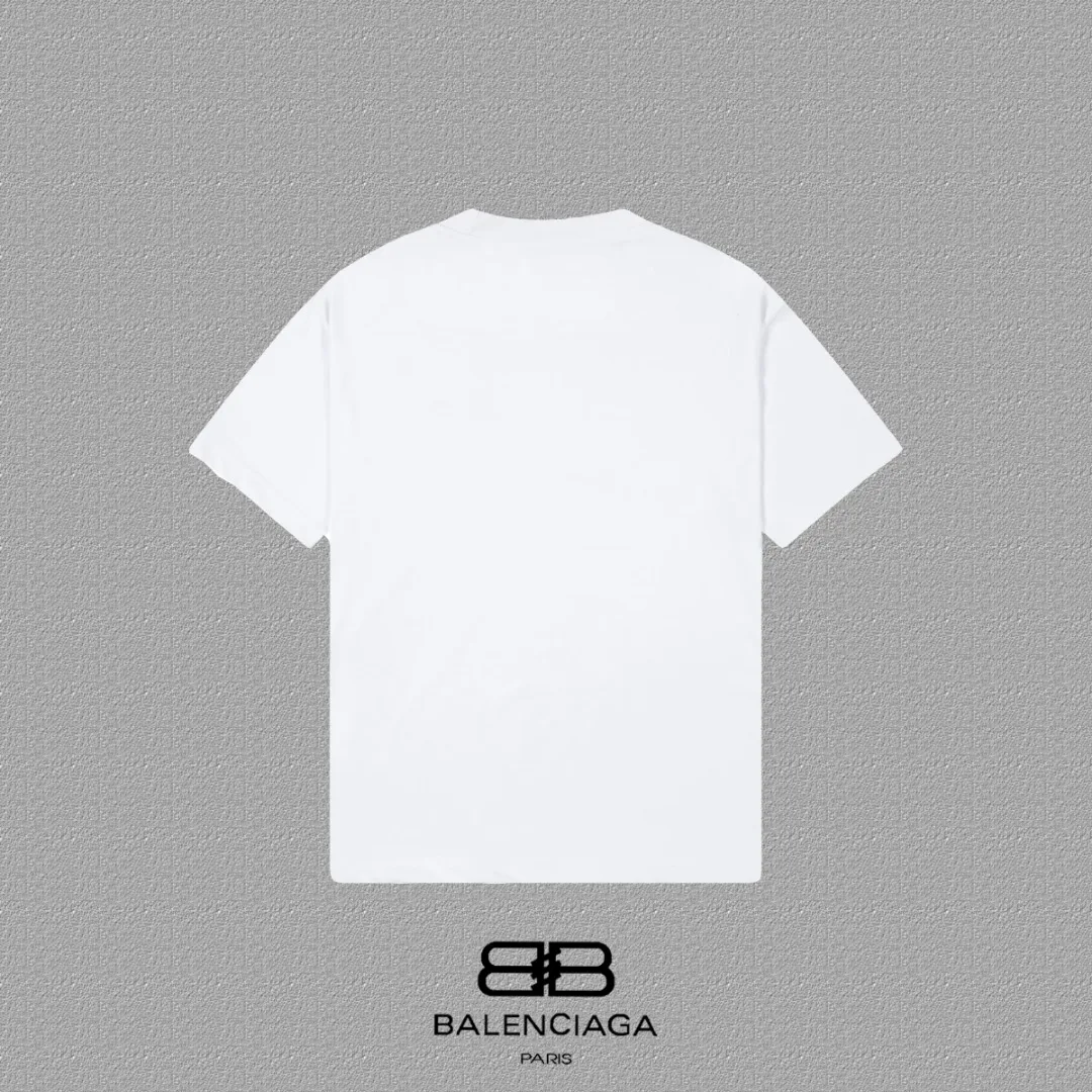 P80✨🔥 BALENCIAGA Paris co-branded Mc Donald's flocked letter printed short-sleeved T-shirt. Custom-woven and dyed 280g combed cotton heavyweight fabric. Zero color difference in threads. Perfect details. Different from the current version on the market. Welcome to compare. Same Style for men and women. Must-sell model in the picture above. Color: White Black Size: 1 2 3 4